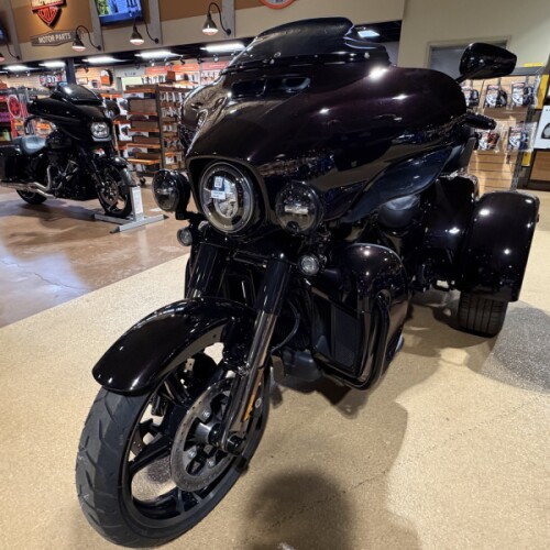 2021 Harley-Davidson® FLHTCUTGSE CVO™ Tri Glide® thumb 3
