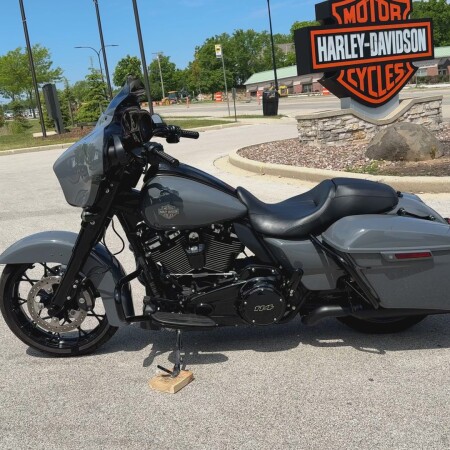 2022 Harley-Davidson® Street Glide® Special Gunship Grey - Black Finish thumb 0