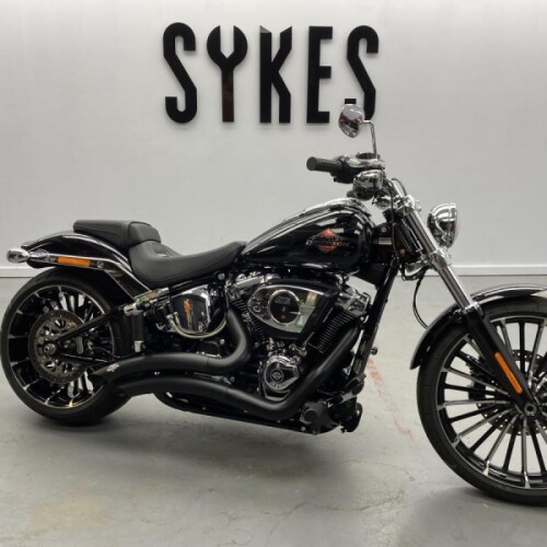 2025 Harley-Davidson FXBR 117 Softail Breakout in Vivid Black thumb 2