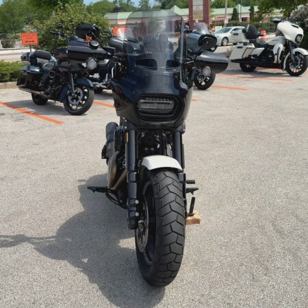 2022 Harley-Davidson® Fat Bob® 114 White Sand Pearl thumb 2