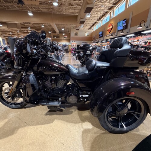 2021 Harley-Davidson® FLHTCUTGSE CVO™ Tri Glide® thumb 1