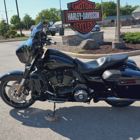 2016 Harley-Davidson® CVO™ Street Glide® Carbon Crystal with Phantom Flames thumb 0