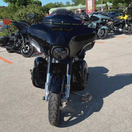 2016 Harley-Davidson® CVO™ Street Glide® Carbon Crystal with Phantom Flames thumb 2