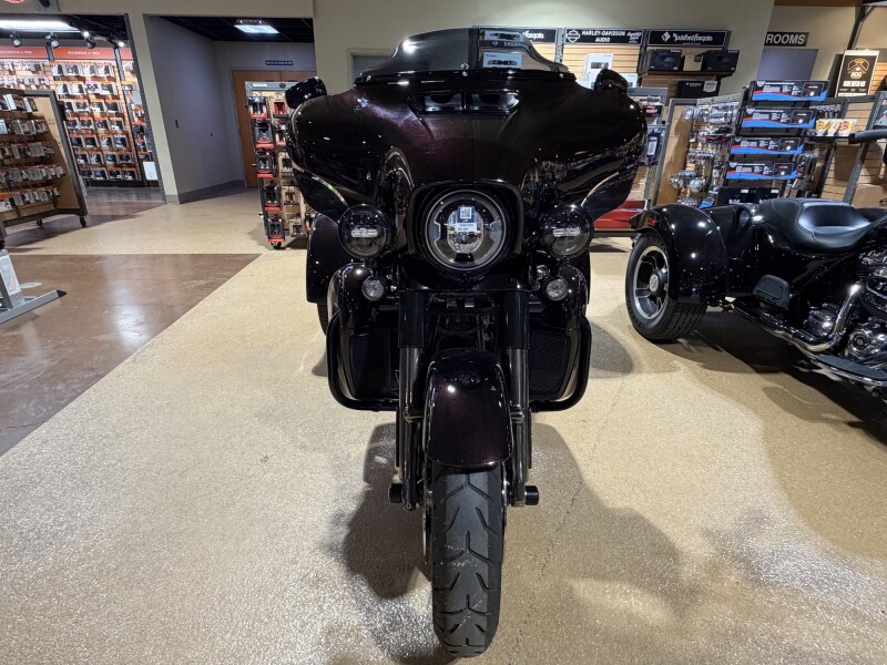 2021 Harley-Davidson® FLHTCUTGSE CVO™ Tri Glide®