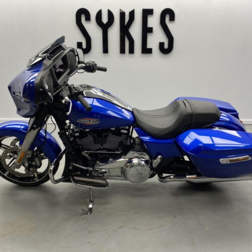 2025 Harley-Davidson FLHX Street Glide 117 in Blue Burst and Chrome Trim thumb 0