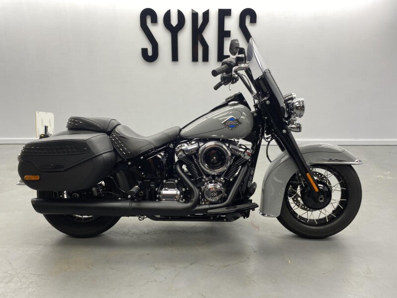 2025 Harley-Davidson FLHC Softail Heritage 117 in Billiard Grey
