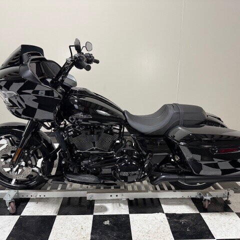 FLTRX 2026 Road Glide® thumb 1