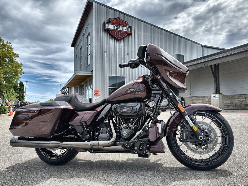 2024 Harley-Davidson® CVO™ Street Glide® Copperhead