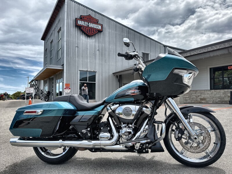 2026 Harley-Davidson® Road Glide® Teal Thunder / Vivid Black Chrome Trim