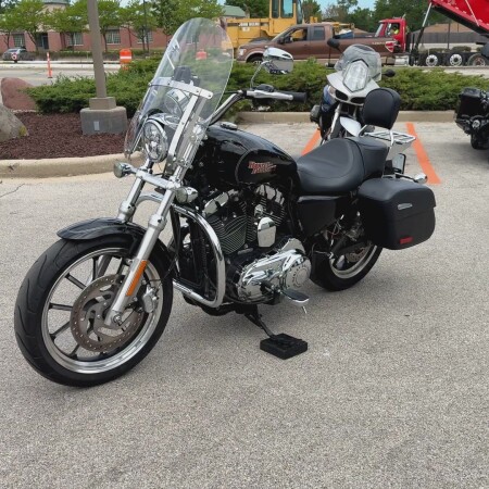 2017 Harley-Davidson® SuperLow® 1200T Vivid Black thumb 1