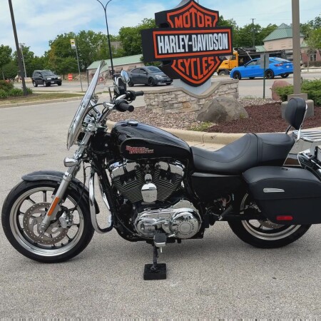 2017 Harley-Davidson® SuperLow® 1200T Vivid Black thumb 0