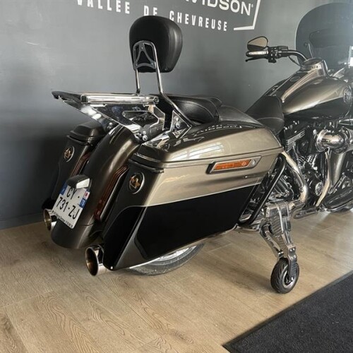 FLHRSE5 2013 CVO™ Road King® thumb 3