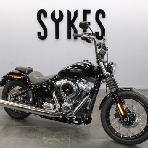 NEW 2025 Harley-Davidson FXBB Softail Street Bob 117 in Vivid Black thumb 3