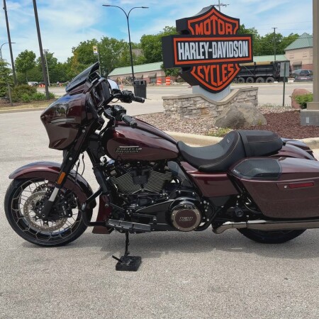 2024 Harley-Davidson® CVO™ Street Glide® Copperhead thumb 0