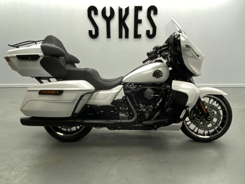 NEW 2026 Harley-Davidson FLHXL Touring Street Glide Limited in White Onyx Pearl
