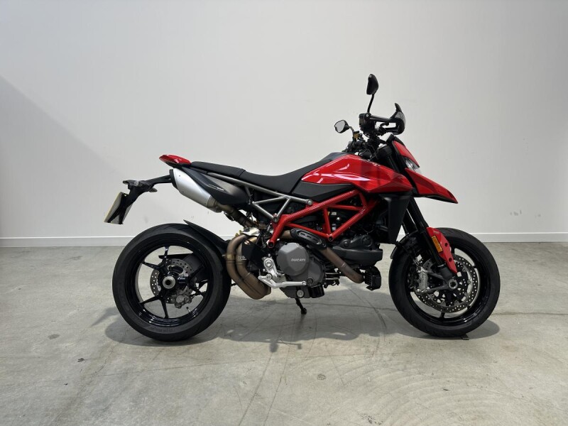 2024 Ducati Hypermotard 950, Ducati Red, Supermoto