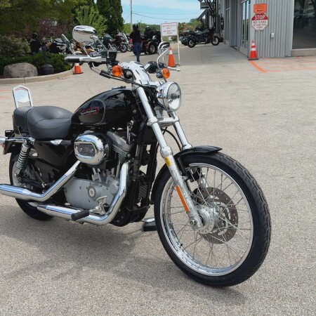 2009 Harley-Davidson® Sportster® 883 Custom Vivid Black thumb 3