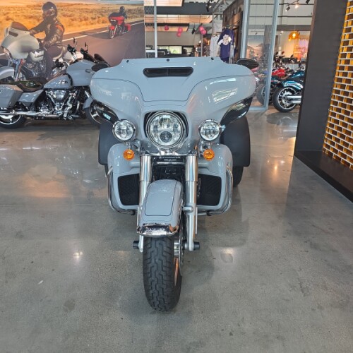 FLHTCUTG 2024 Tri Glide™ Ultra thumb 2