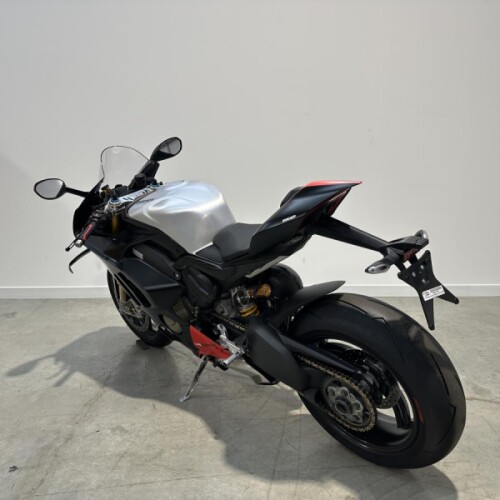 2023 Ducati Panigale V4 SP2 in Winter Test Livery thumb 0
