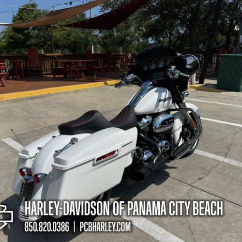 2017 Harley-Davidson® Street Glide® thumb 3
