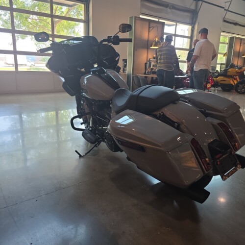 FLTRX 2026 Road Glide® thumb 0