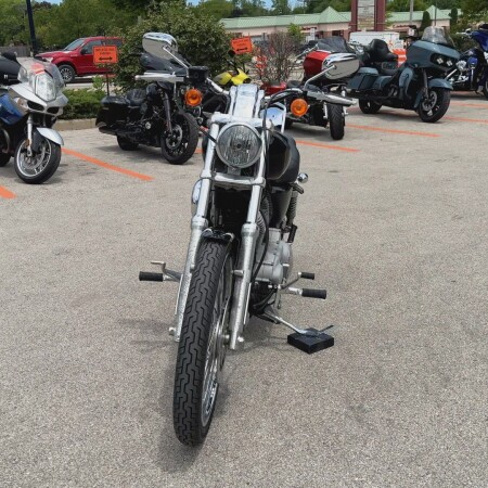 2009 Harley-Davidson® Sportster® 883 Custom Vivid Black thumb 2