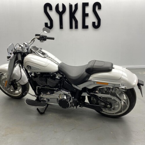 NEW 2026 Harley-Davidson FLFB Softail Fat Boy 117 in White Onyx Pearl thumb 0