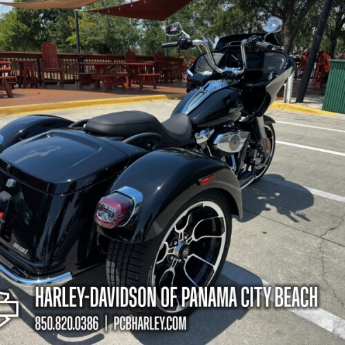 2026 Harley-Davidson® Road Glide 3 thumb 3