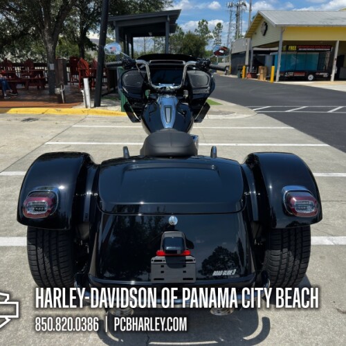 2026 Harley-Davidson® Road Glide 3 thumb 2