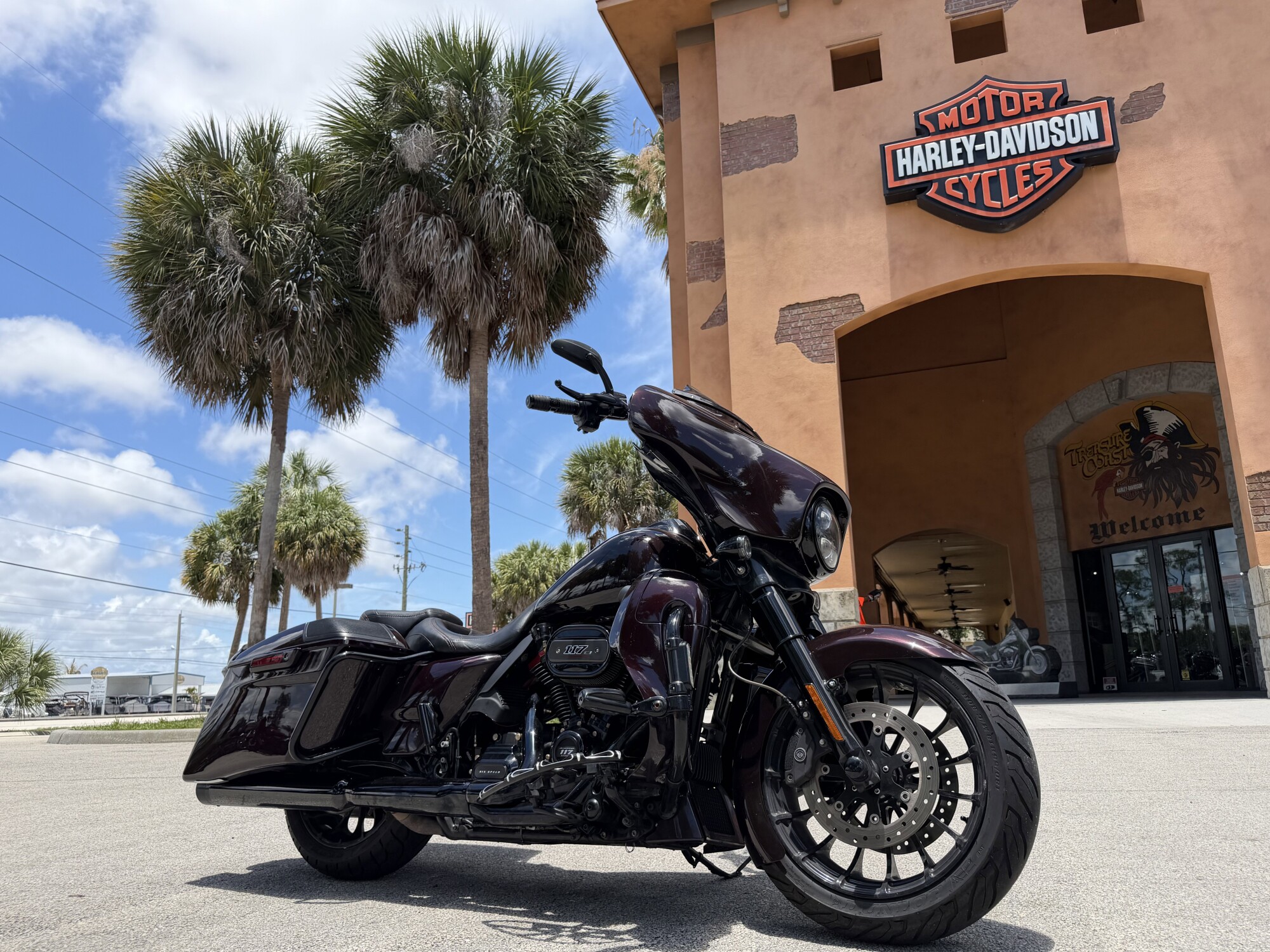 FLHXSE 2019 CVO™ Street Glide®