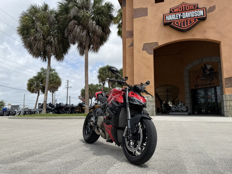 Ducati Streetfighter V4 2024