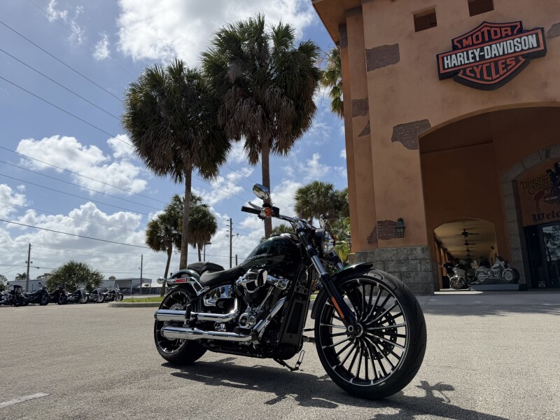 Harley-Davidson® Breakout™ 117 2024