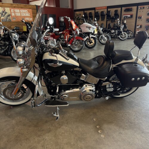  2013 Softail® Deluxe thumb 2
