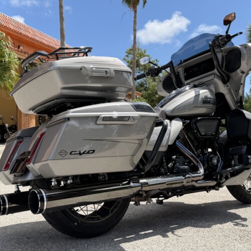 FLHXSE 2023 CVO™ Street Glide® thumb 2