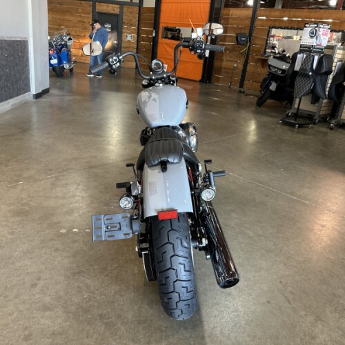 FXBB 2026 Street Bob® thumb 1