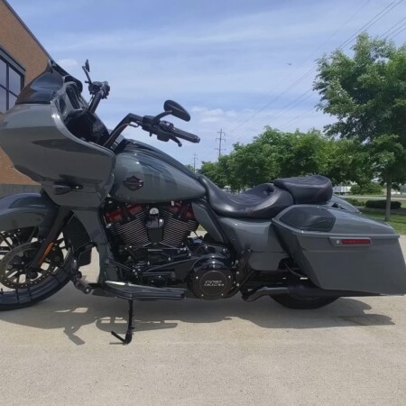 2022 Harley-Davidson® CVO™ Street Glide® Hightail Yellow Pearl thumb 0