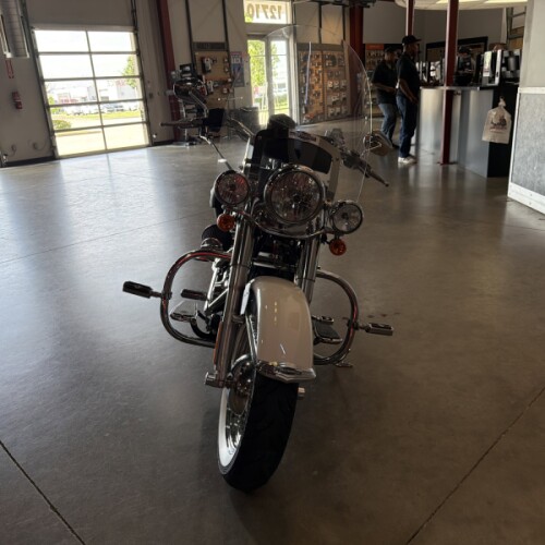  2013 Softail® Deluxe thumb 3