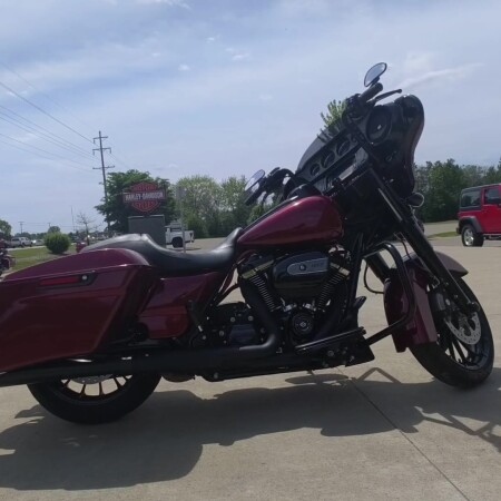 2018 Harley-Davidson® Street Glide® Special Hard Candy Hot Rod Red Flake thumb 2