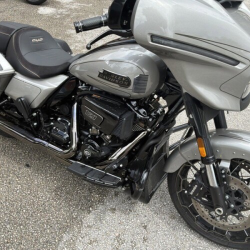 FLHXSE 2023 CVO™ Street Glide® thumb 3