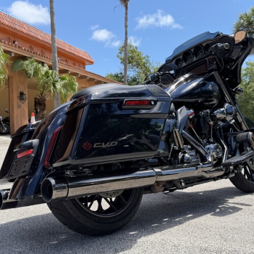 Harley-Davidson® CVO™ Street Glide® 2022 thumb 2