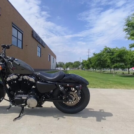 2019 Harley-Davidson® Forty-Eight® Industrial Gray thumb 3