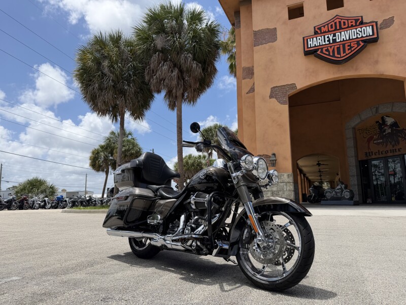 FLHRSE5 2014 CVO™ Road King®