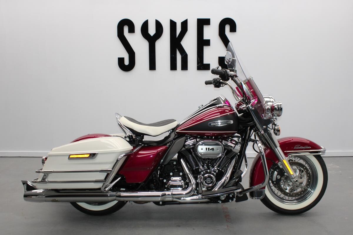 2023 Harley-Davidson FLHFB Touring Highway King in Hi-Fi Magenta and Birch