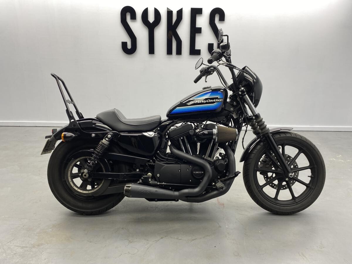 Harley-Davidson XL1200NS Sportster 1200 Iron In Vivid Black