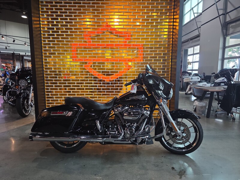2022 Harley-Davidson® Street Glide® FLHX