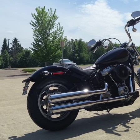 2024 Harley-Davidson® Softail® Standard Vivid Black thumb 3