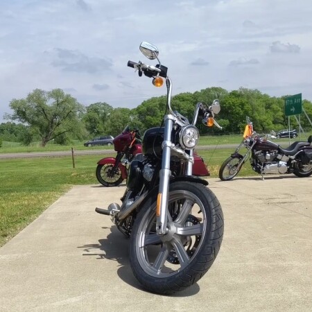 2023 Harley-Davidson® Softail® Standard Vivid Black thumb 2