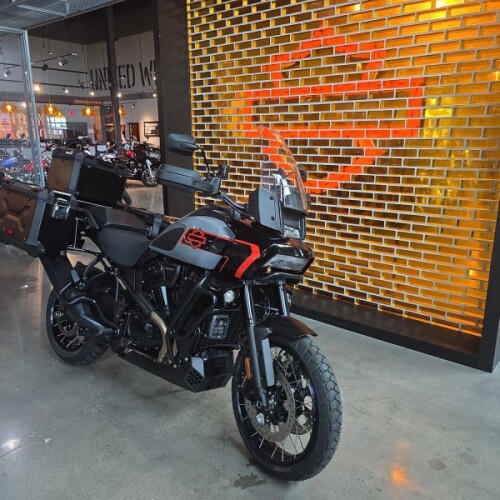 RA1250ST 2026 Pan America® 1250 ST thumb 3