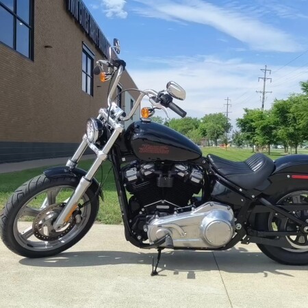 2023 Harley-Davidson® Softail® Standard Vivid Black thumb 0