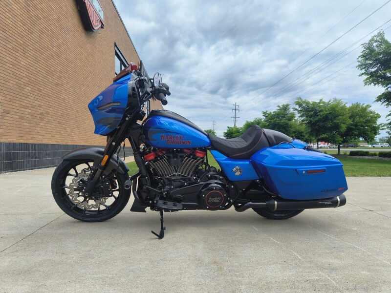 2026 Harley-Davidson® CVO Street Glide ST Electric Coast